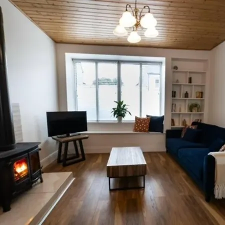 4 Connaught Street Дом отдыха Бирр